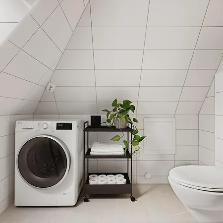 Modern On Bryggen Walking Distance To Everything!