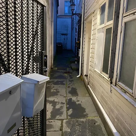 Modern On Bryggen Walking Distance To Everything! Leilighet *